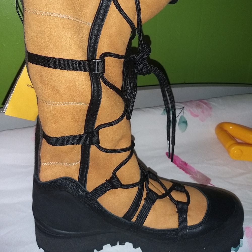 The North Face Cryos Tall Snow Boot, Leather, Vibram Sole, Women's 6.5
